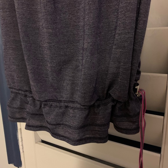 Lululemon - Picture 5 of 5